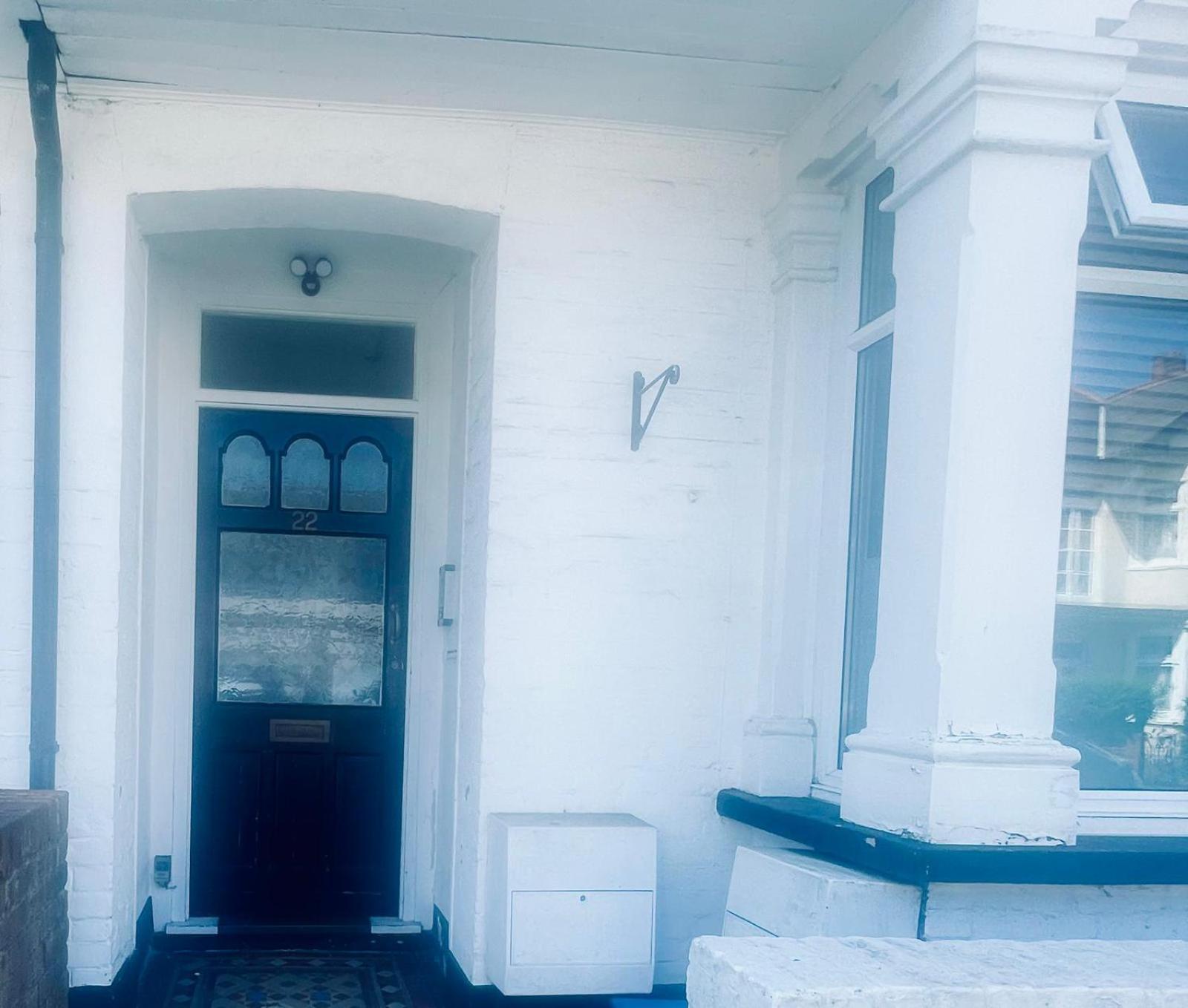 Westcliff-On-Sea Modern 2 Bedroom Apartment - Free Parking Southend-on-Sea Exterior foto